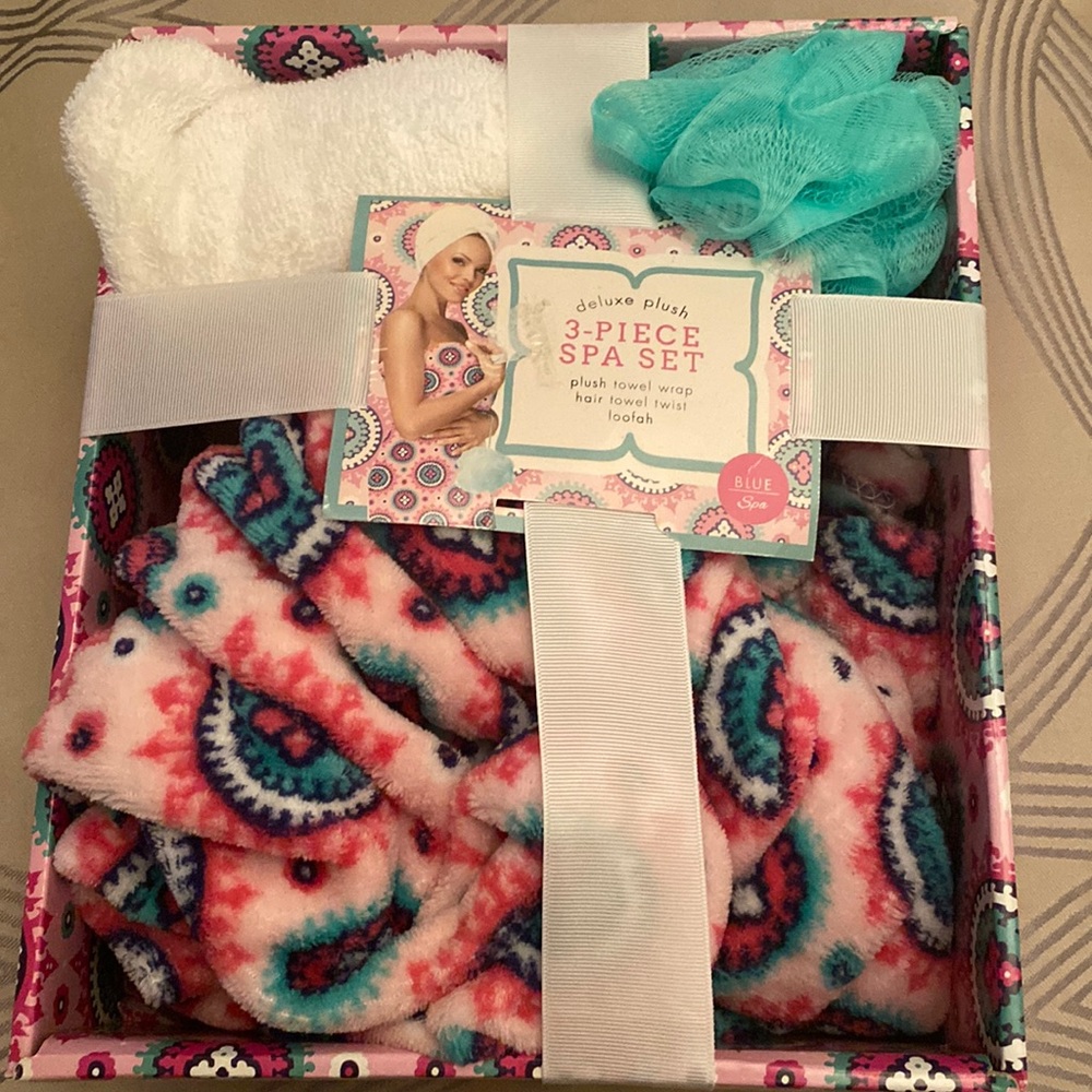 Deluxe 3 piece spa set, brand new